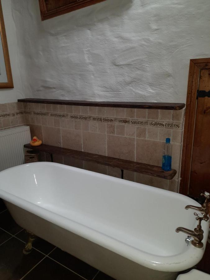 Clarisses Cottage Laragh Exterior foto