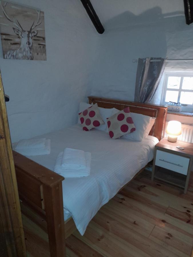 Clarisses Cottage Laragh Exterior foto
